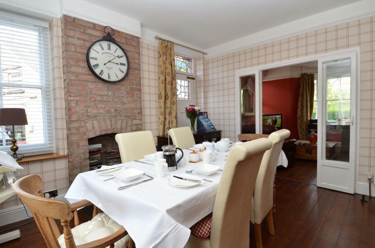 Rosedale Retreat Bed And Breakfast เฮย์-ออน-วาย ภายนอก รูปภาพ